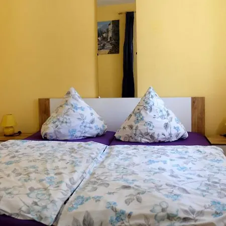 Sylvias Nr6 Souterrain 아파트 괴를리츠